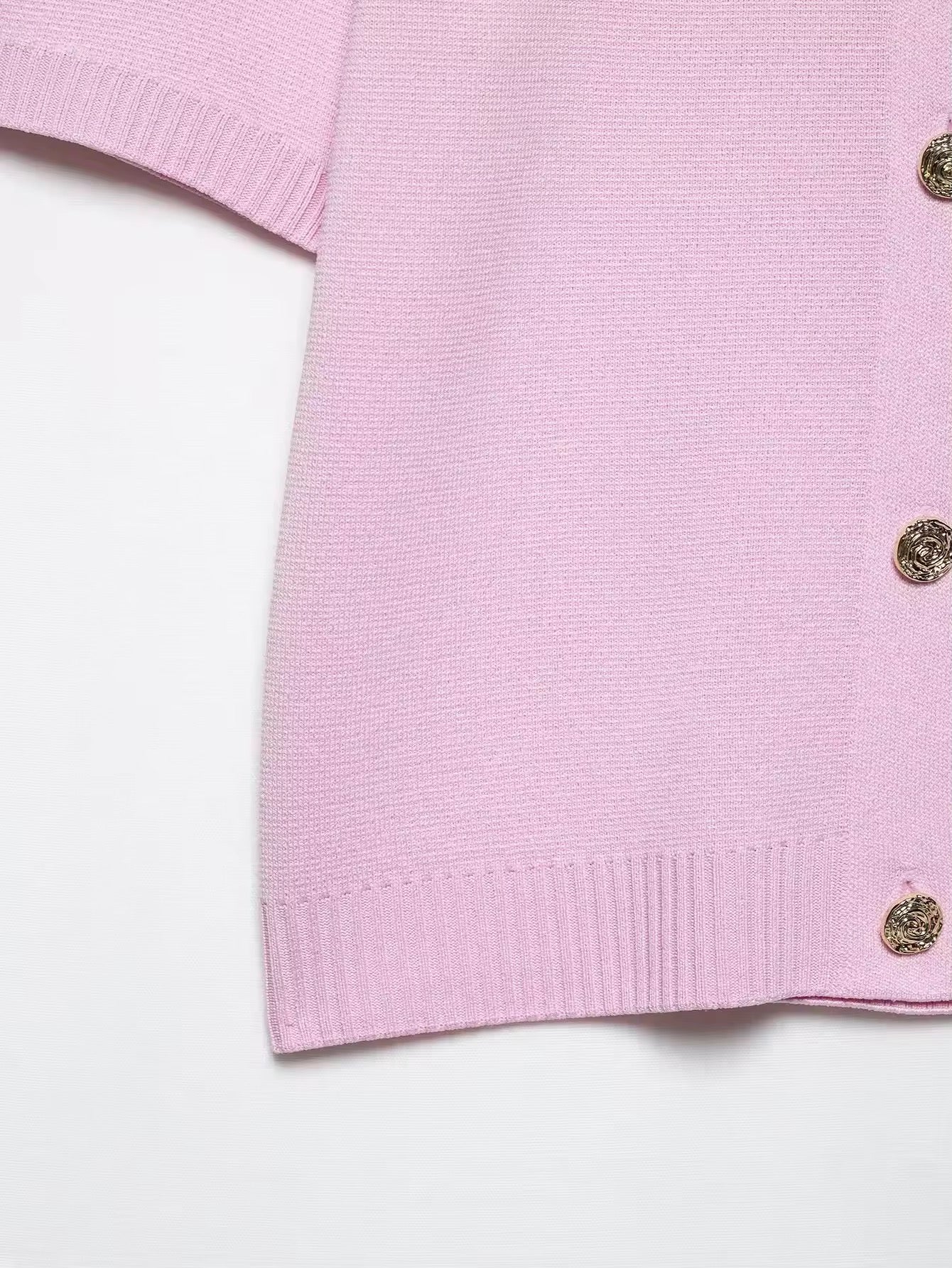 Kurzarm-Blazer & Minirock in Pastellfarben