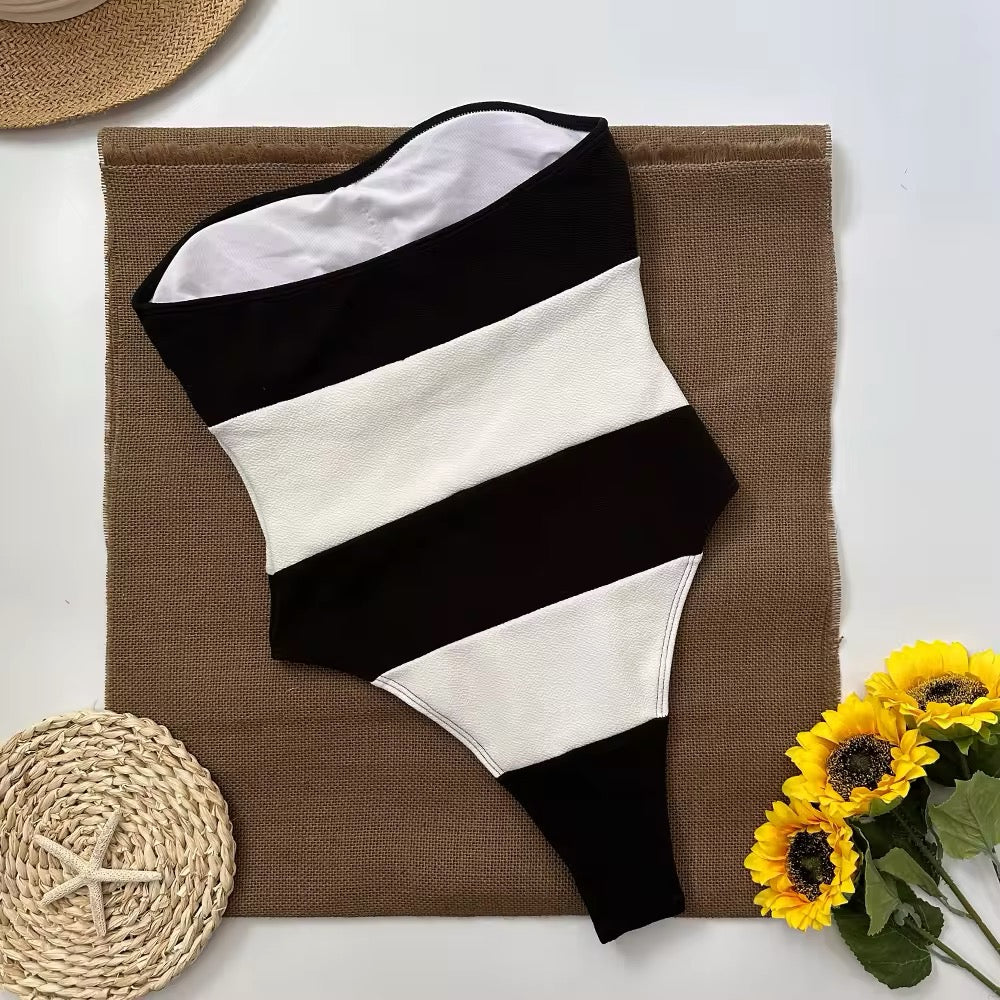 Raffaella swimsuit with stripe design