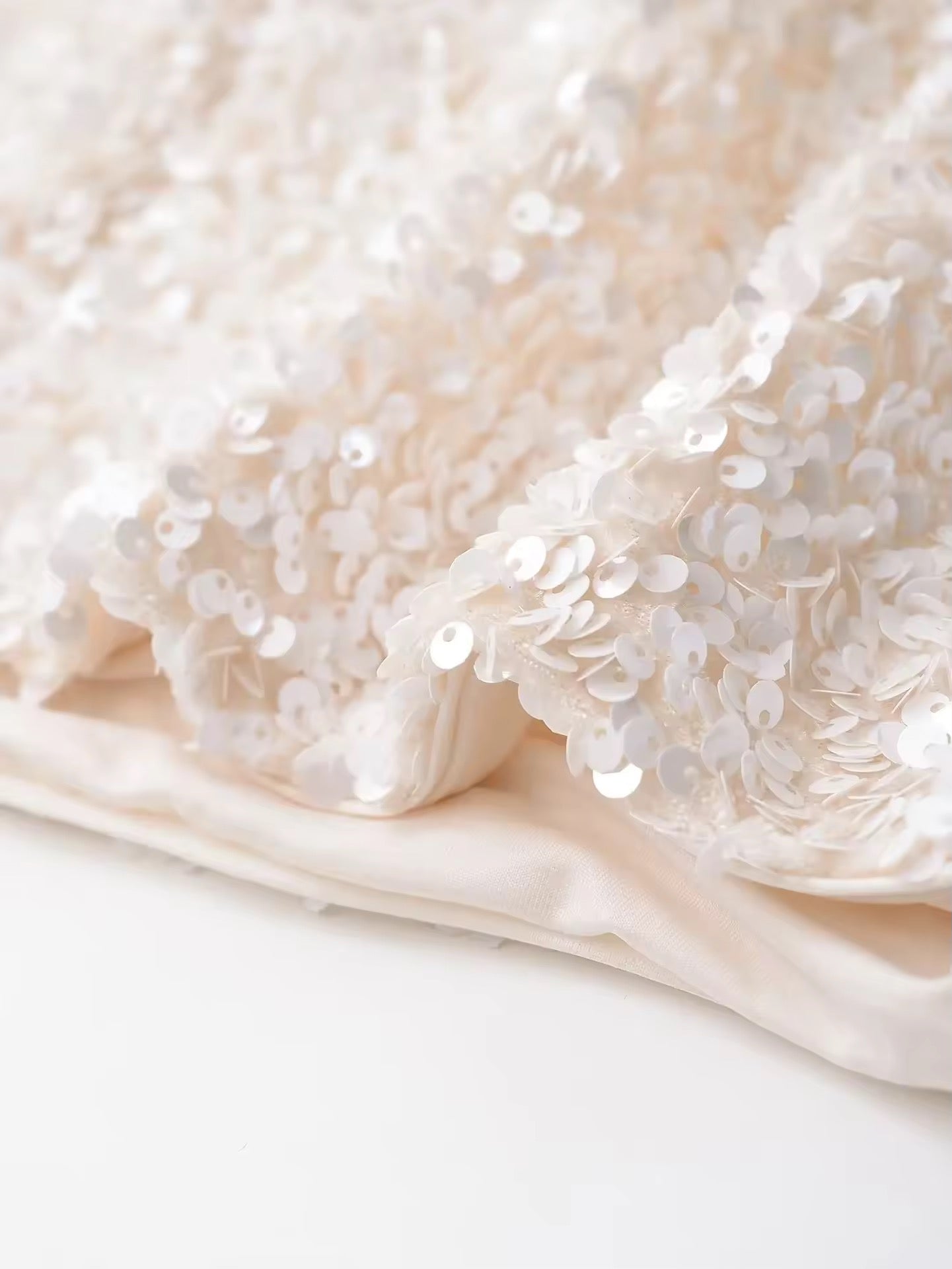 Elegante Pailletten-Jacke mit Schleifen-Details