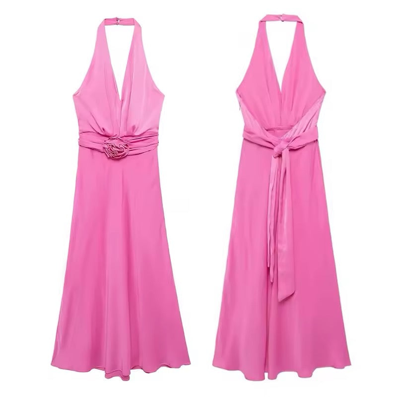 Pinkfarbenes Neckholder-Kleid