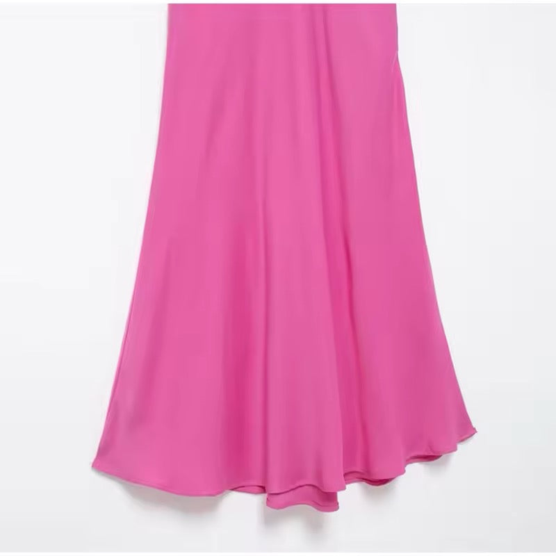 Pinkfarbenes Neckholder-Kleid