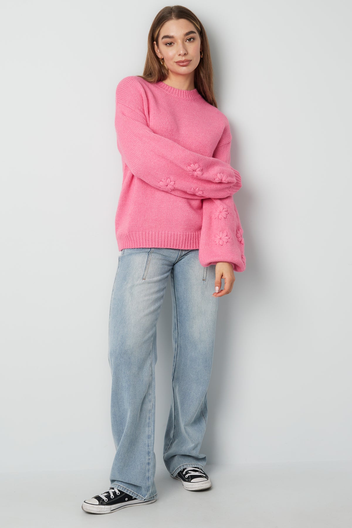 Schöner Pullover mit Blumenmuster