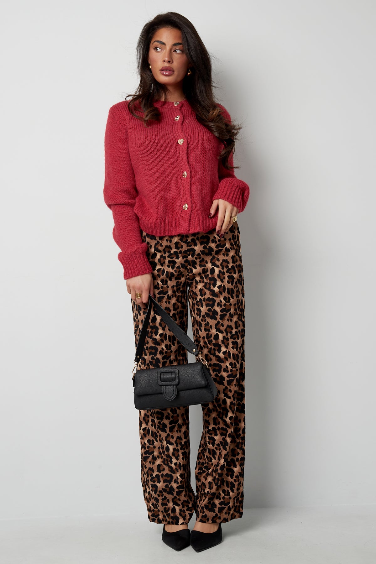 Gestrickter Love Cardigan