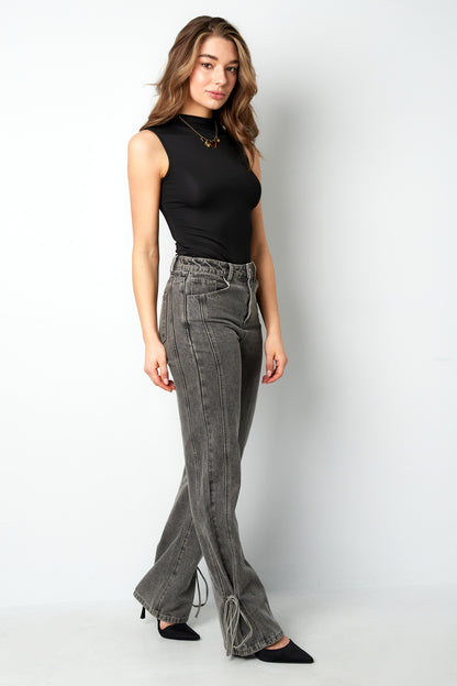 Jeans mit Bossy-Schleife