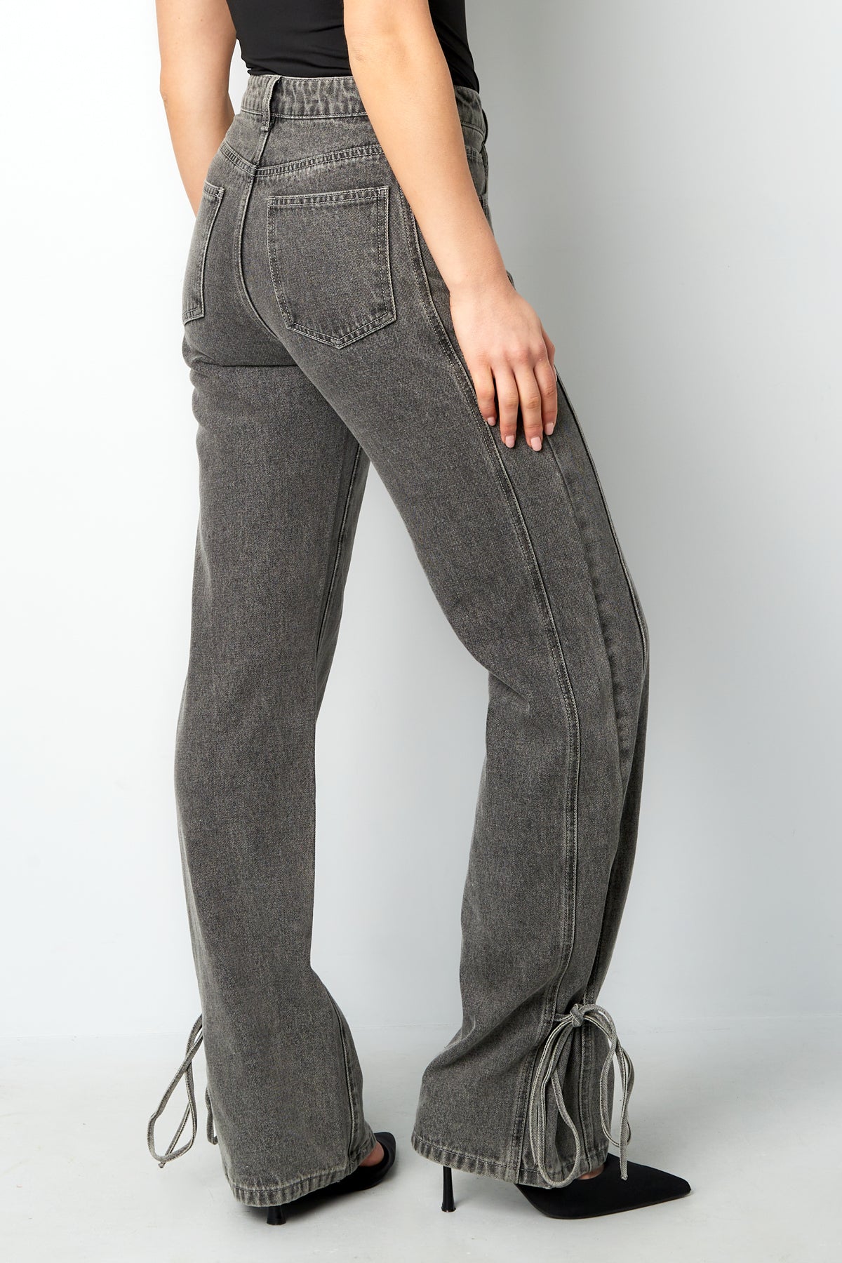 Jeans mit Bossy-Schleife