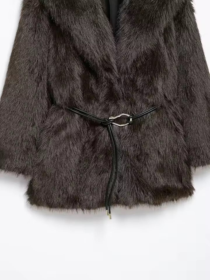 Luxuriöser Damen Kunstpelz-Mantel – Elegante Winterjacke mit Taillengürtel