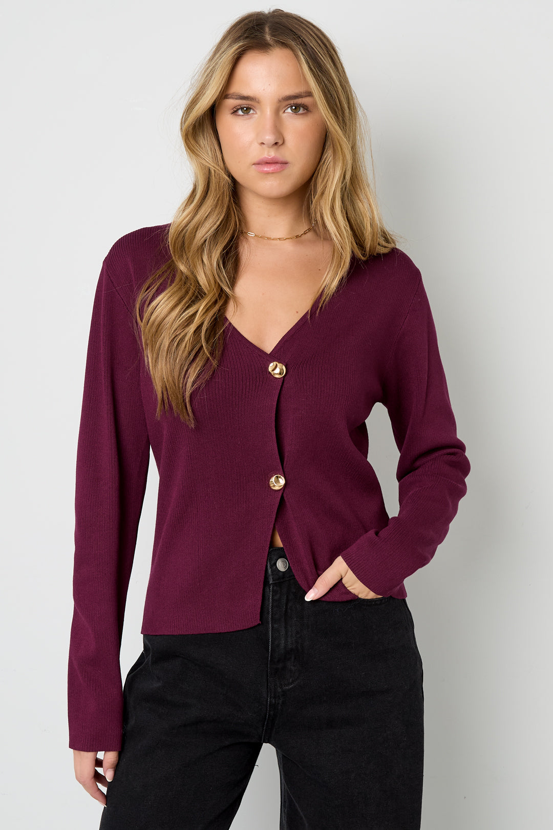 Eine symmetrische Strickjacke